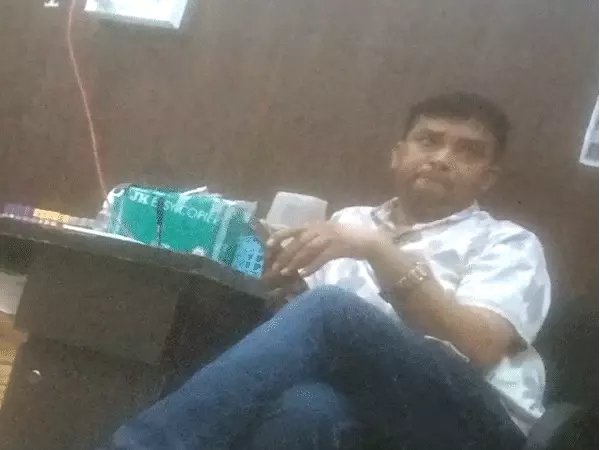मातेश्वरी पैथोलॉजी लैब के संचालक रामायण सिंह ने बताया कि डॉक्टर को कमीशन जाता है।
