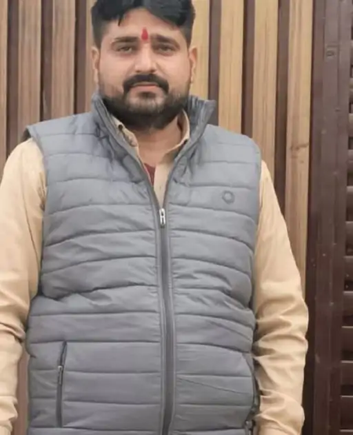 आरोपी आर